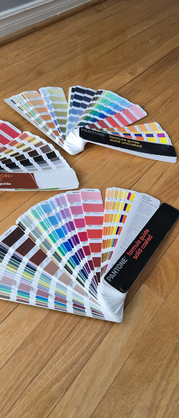 Set of 3 PANTONE Formula Guide Color Swatches - photo 2
