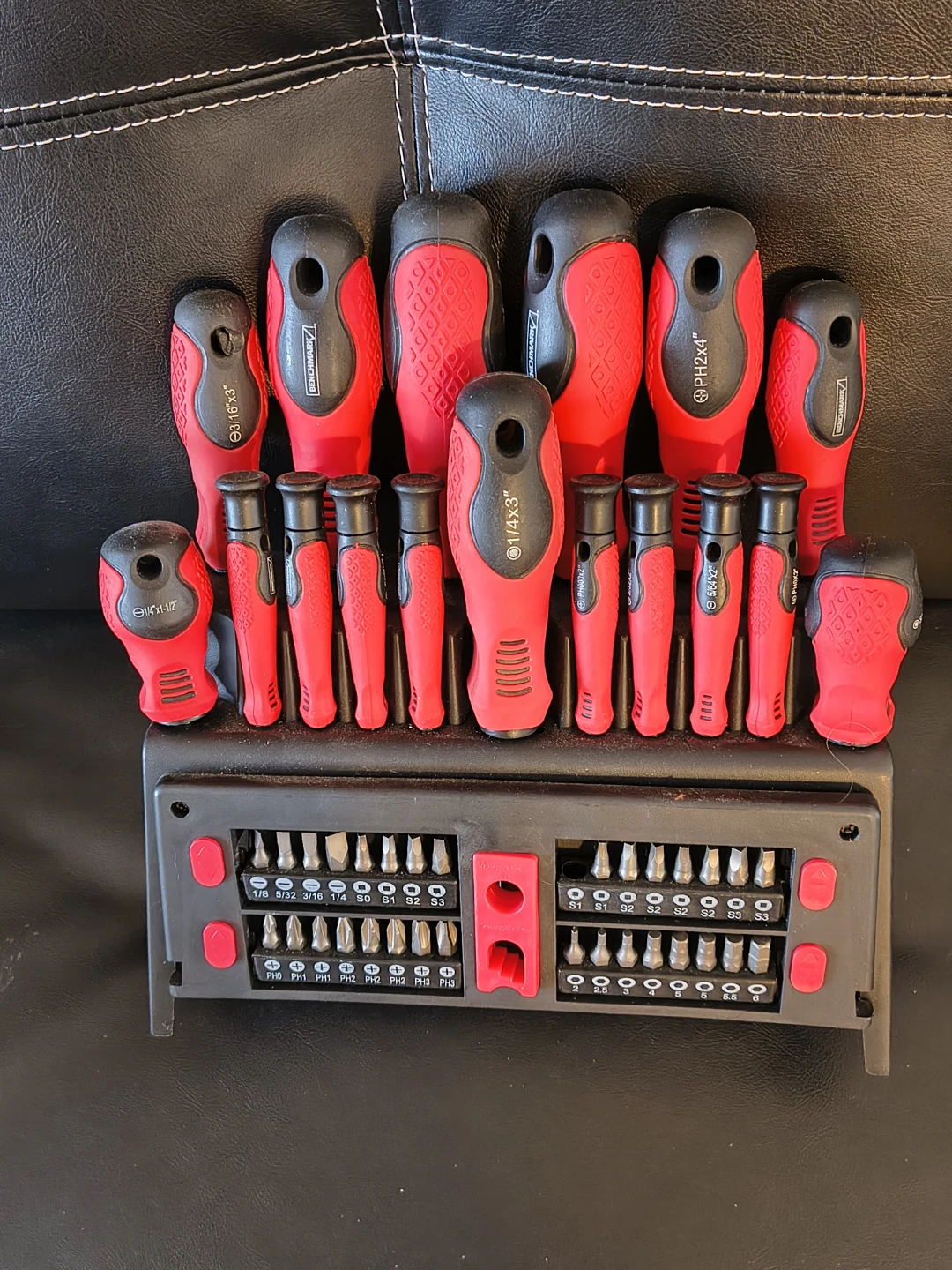 🥉Benchmark Screwdriver and Bit Set