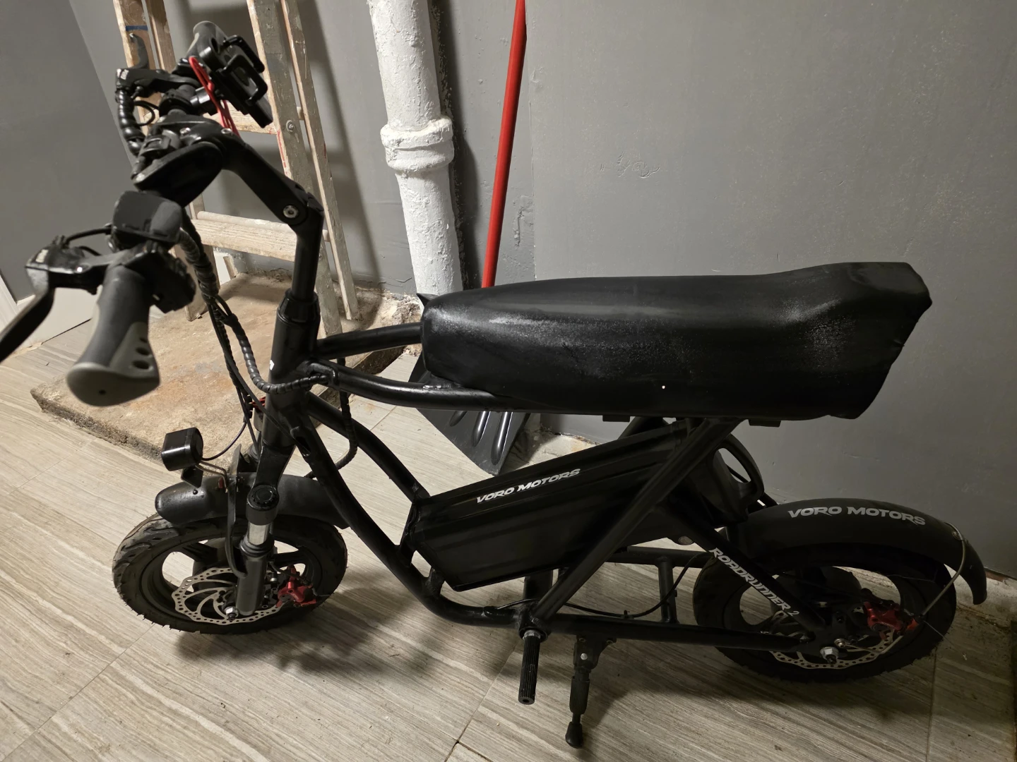 Like New!!! Emove Roadrunner V2