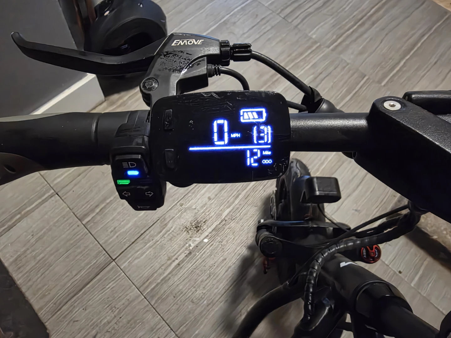 Like New!!! Emove Roadrunner V2 - photo 3