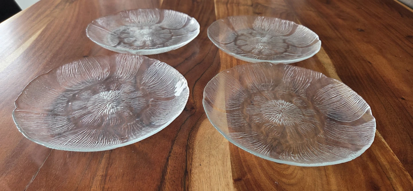 Set of 4 Clear Glass Floral Dessert Plates - photo 2