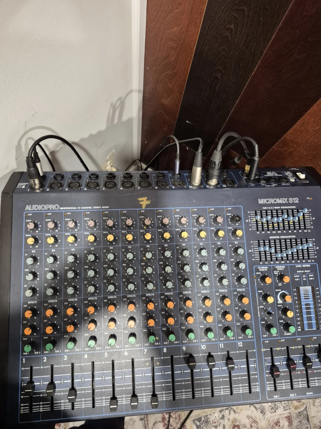 Yorkville Audiopro mixer with Amplifier