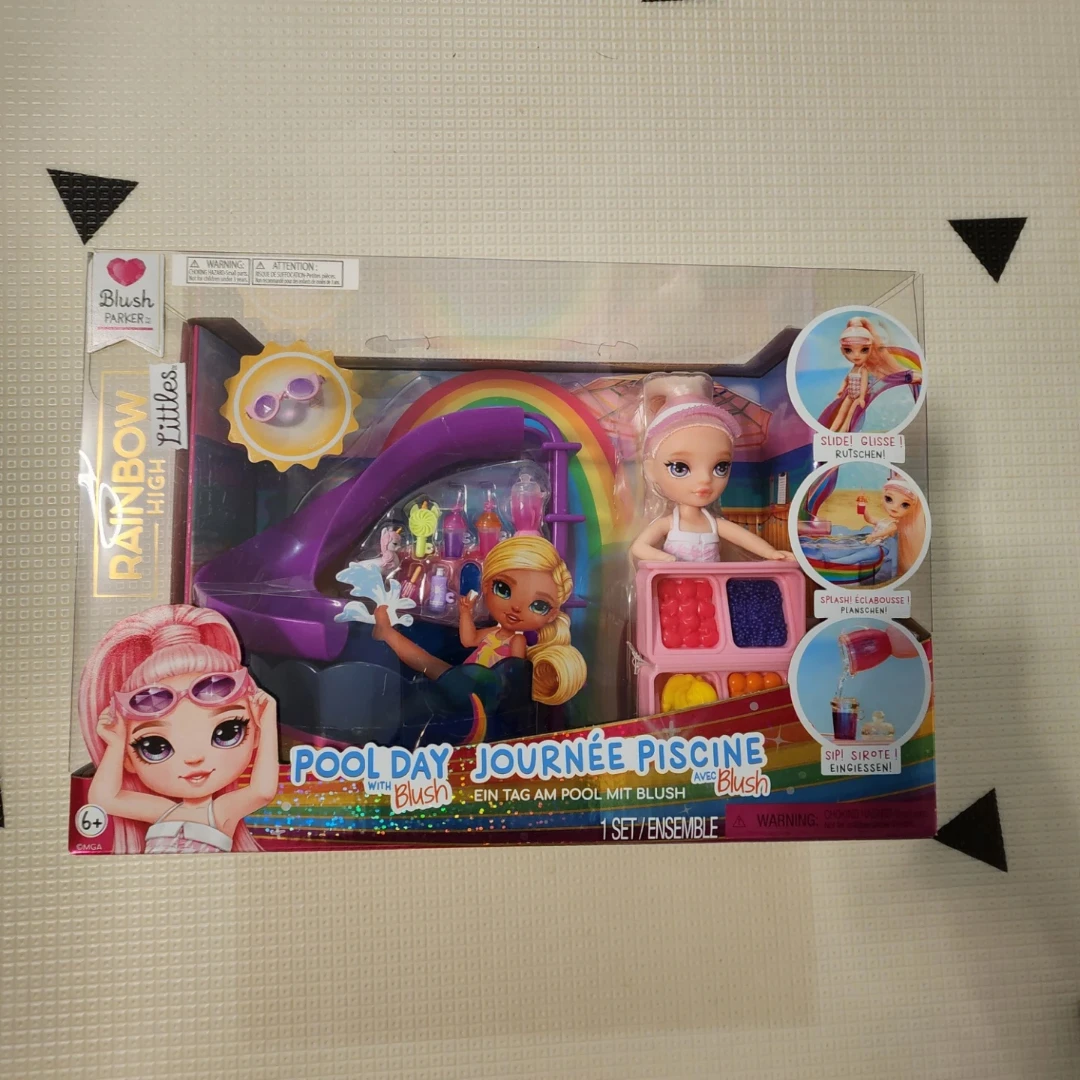 Rainbow High Pool Day with Blush Playset