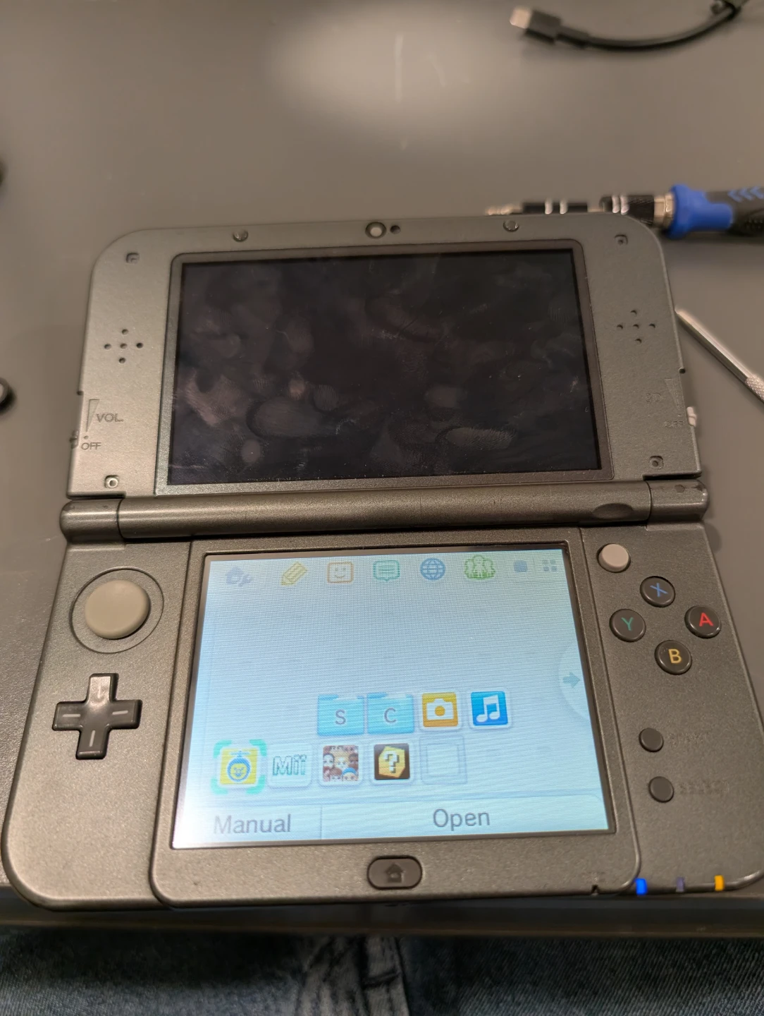 New Nintendo 3DS XL Broken - For Parts
