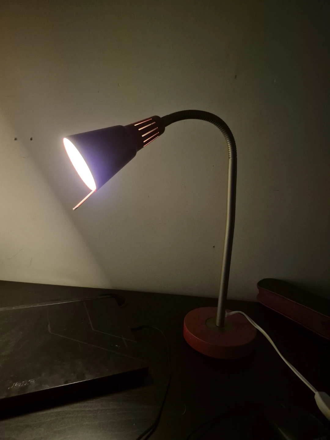 IkEA Red Gooseneck Desk Lamp. - photo 3
