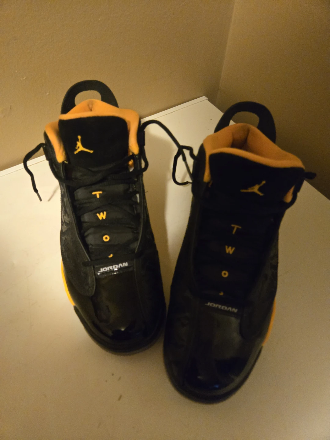 Jordan Shoes size 9 Black Yellow - photo 2
