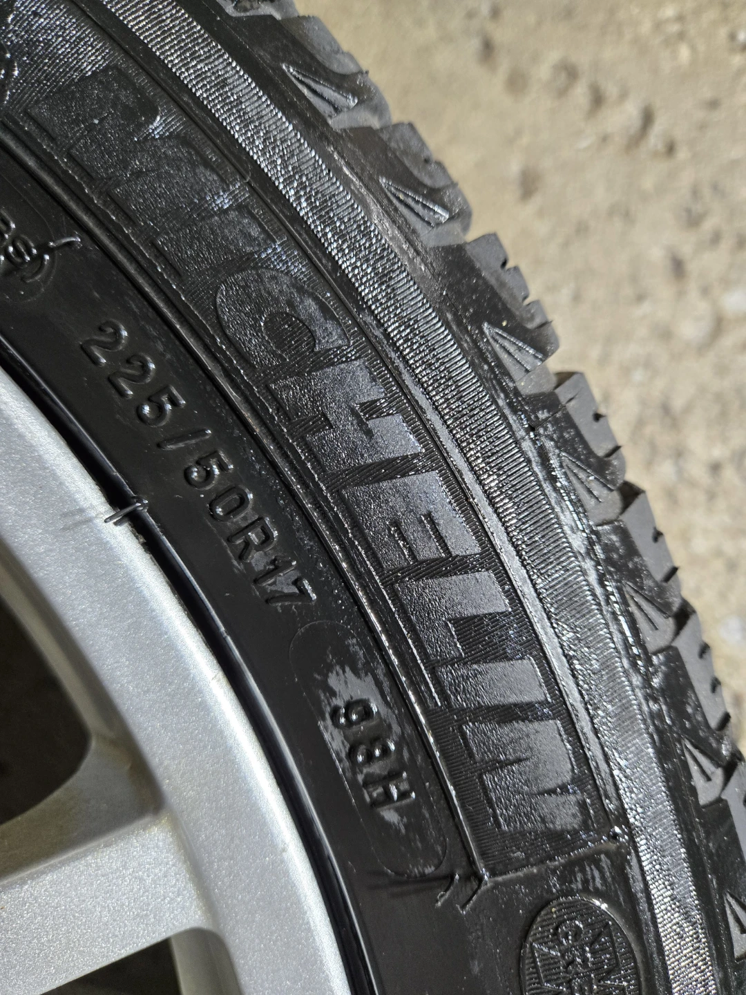 Set of 4 Michelin X-Ice winter tires on RSSW alloy rims - photo 4
