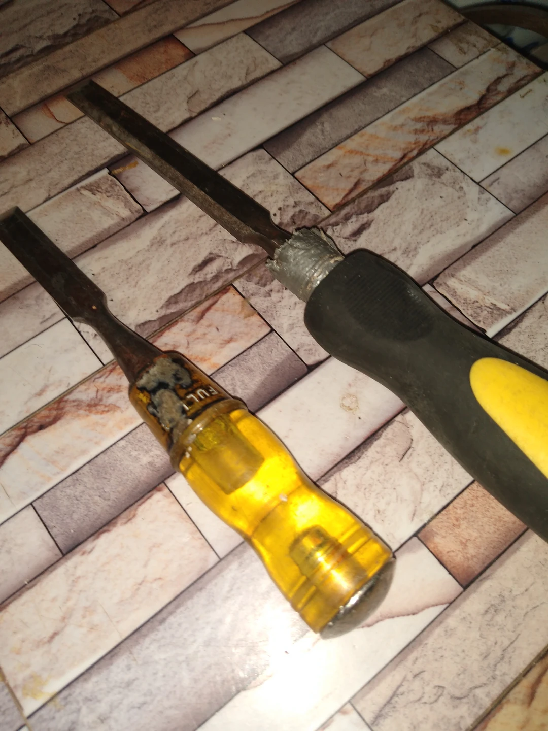 Pair of two wood chisels - photo 2