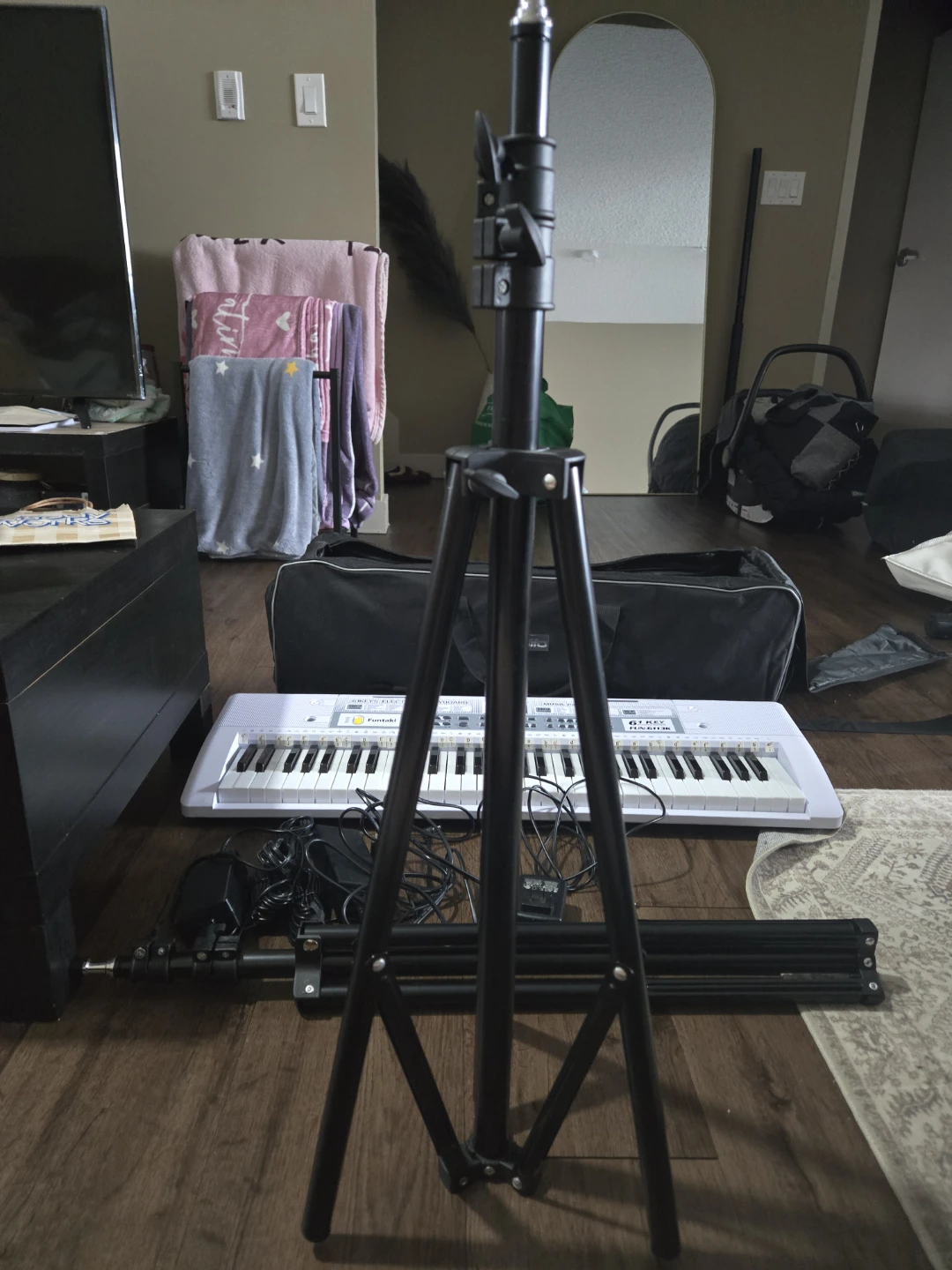 Funtaki 61 Key Electronic Keyboard with Stand and Bag - photo 2