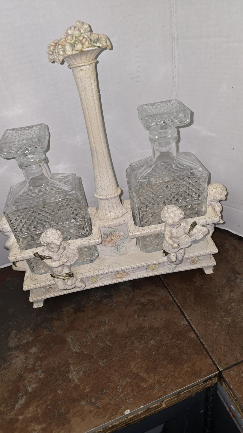 Vintage Cherub and Flower Decanter Caddy - photo 2