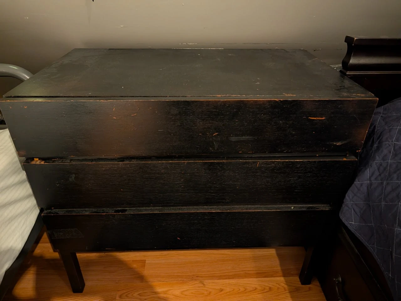 Black 3-Drawer Dresser