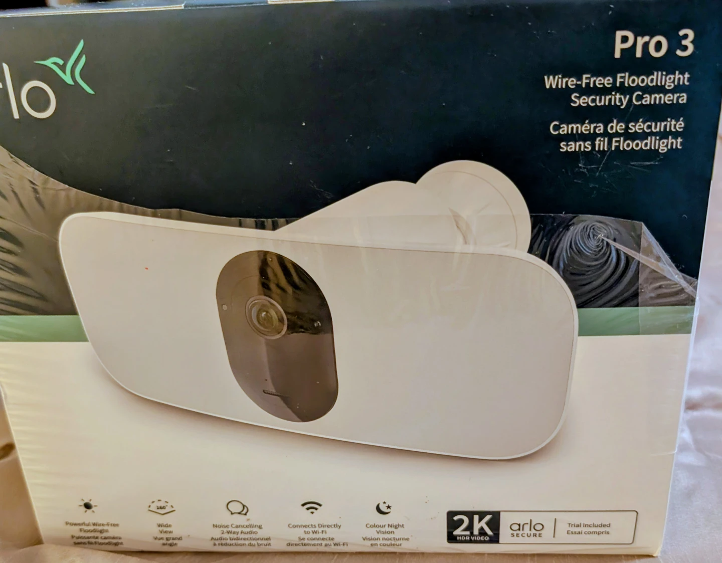 Arlo Pro 3 Wire-Free Floodlight Security Camera