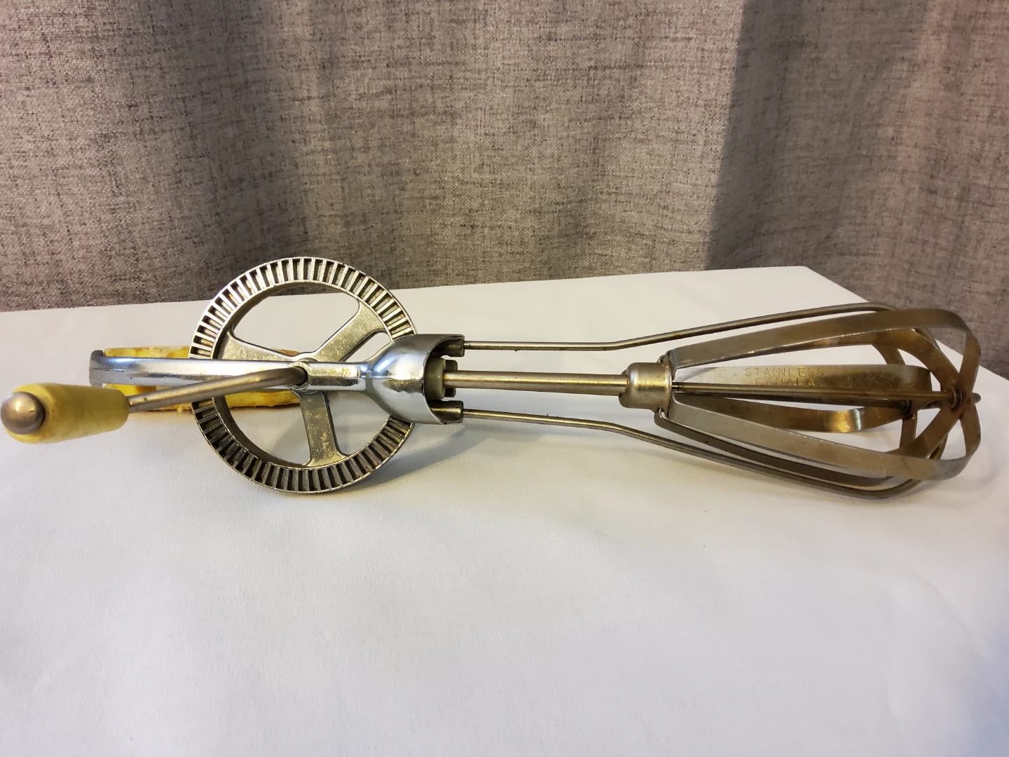 Vintage Hand Crank Egg Beater Whisk Made in Canada 🏆
