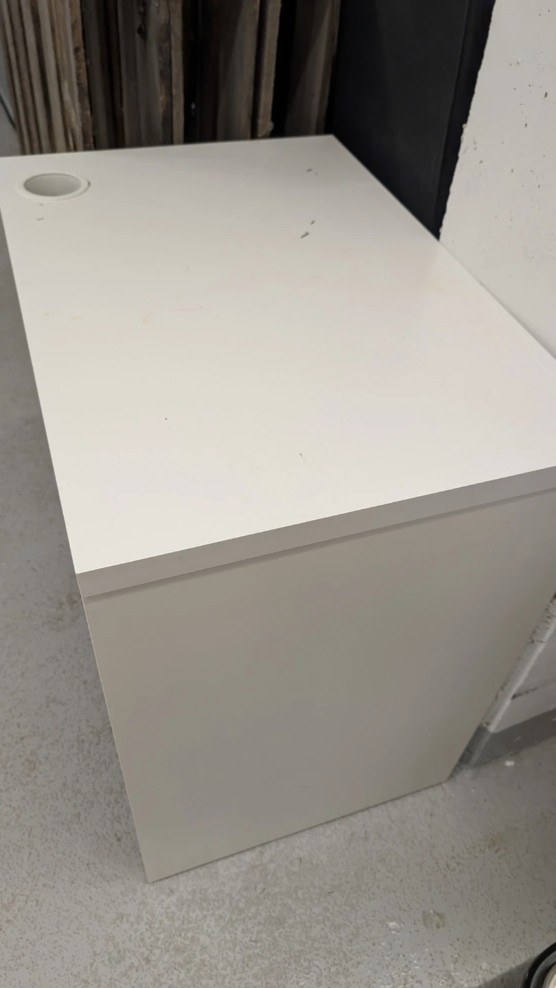 IKEA MICKE Desk - White - photo 2