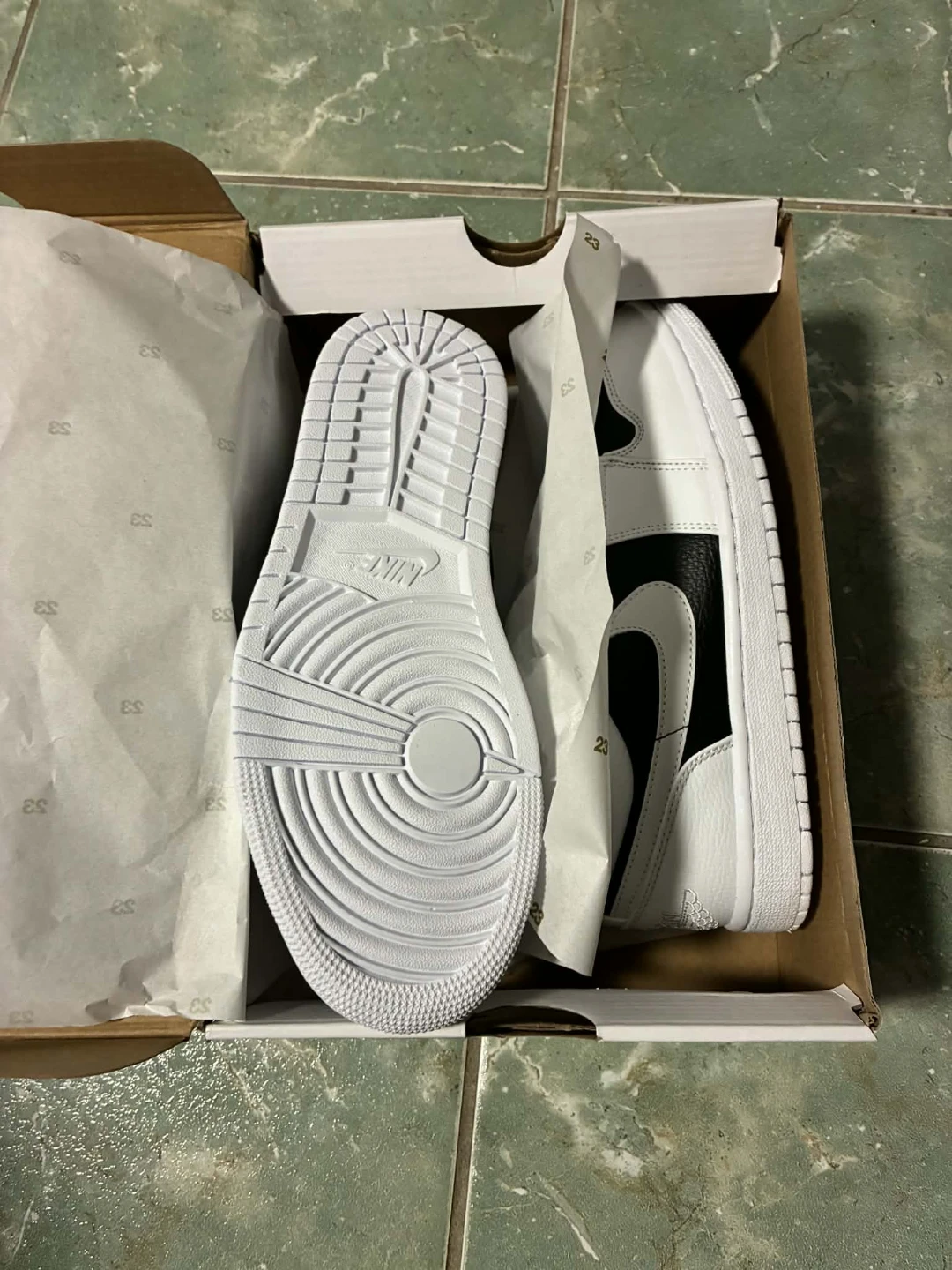 Nike Air Jordan 1 Low SE White/Black-Panda Size 8.5 - photo 3