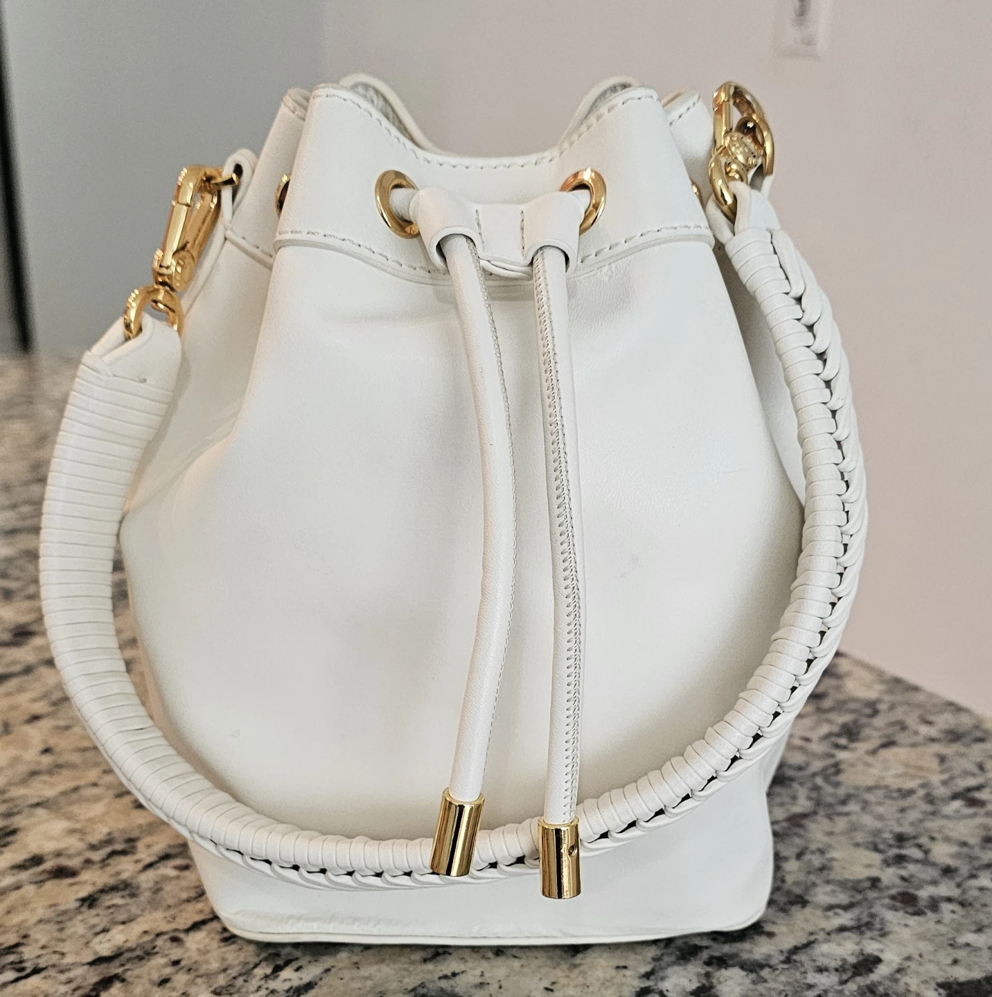 Charles & Keith White Leather Bucket Bag - photo 2
