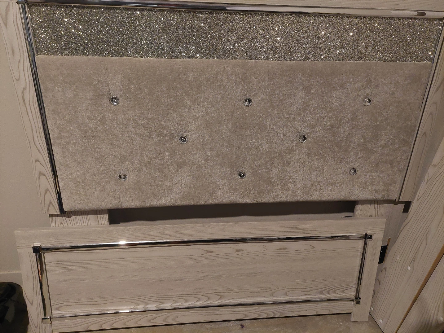 Bedroom Set with Crystal Accents - photo 2