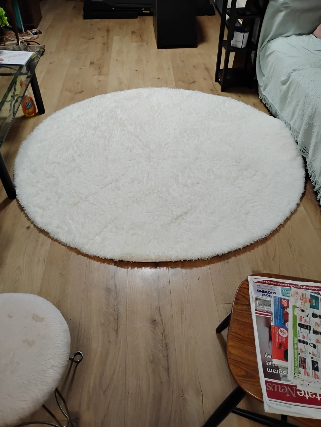 White Round Shaggy Area Rug