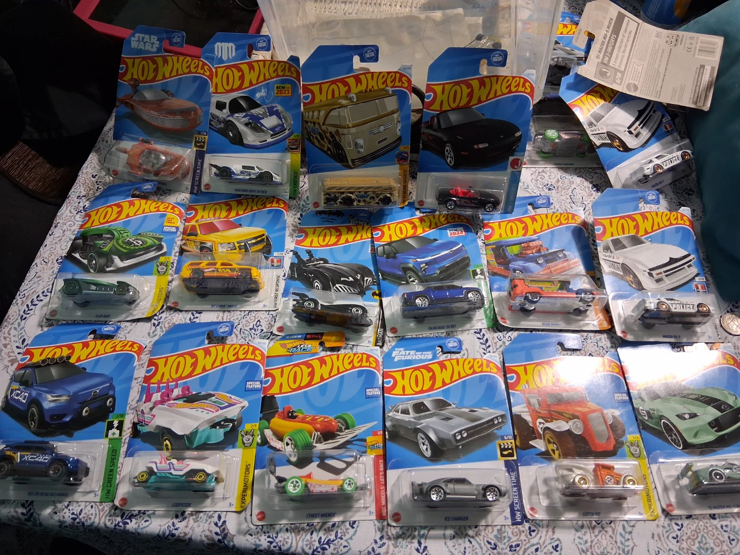 Hot Wheels Die-cast Cars Lot (Various Models) - photo 2