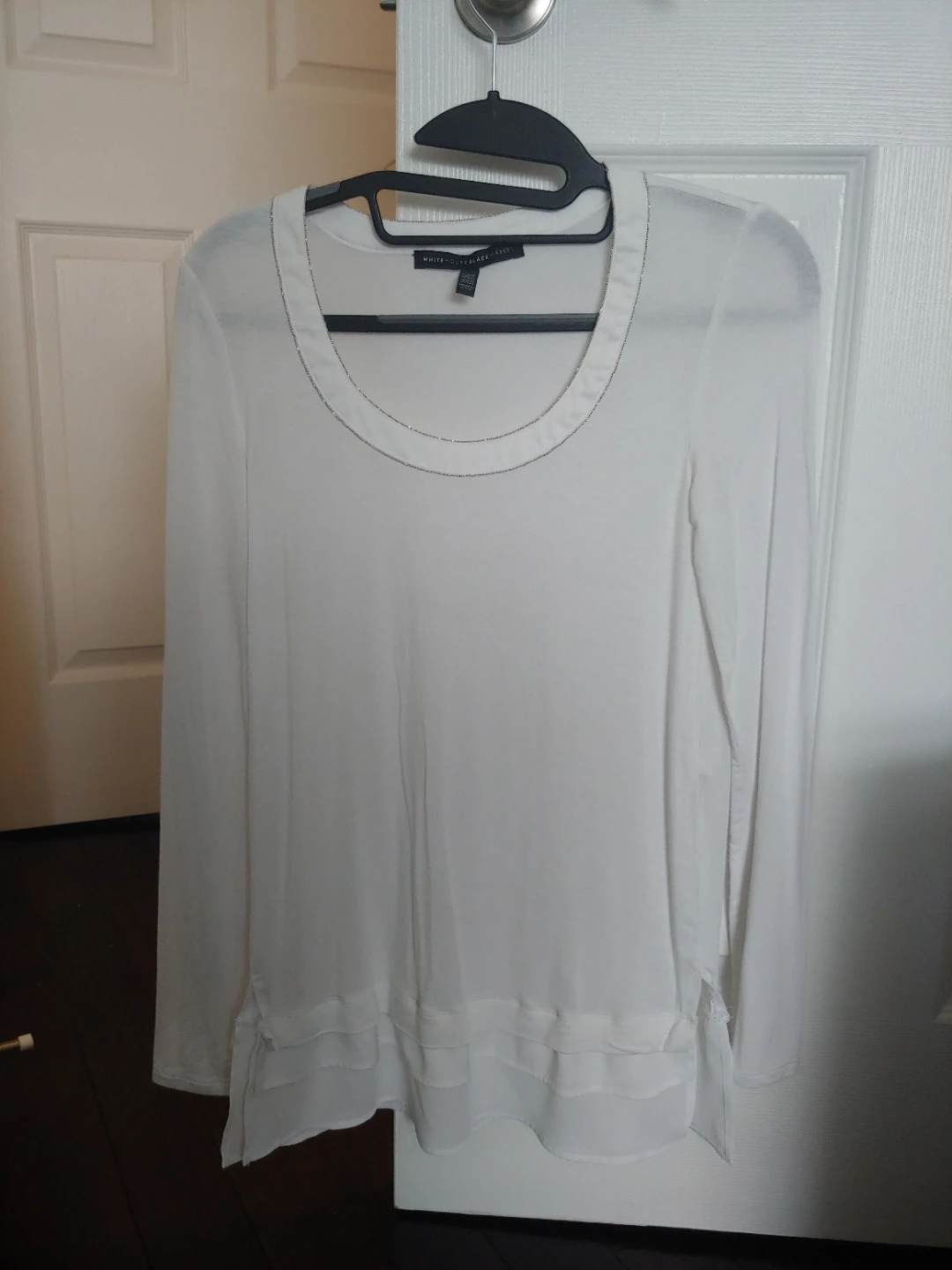 White House Black Market White Long Sleeve Top XXS 🏆
