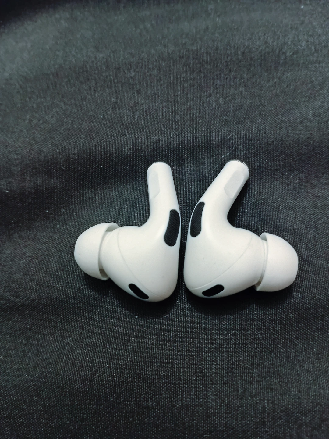 Apple AirPods Pro (2nd generation) - photo 4