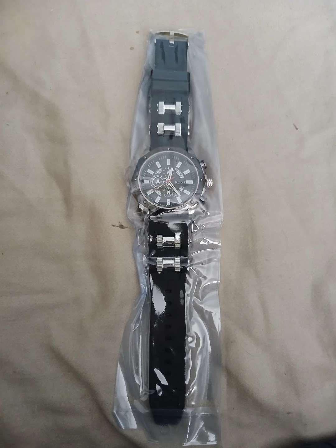 Rclock Watch With Black & Silvery Wrist Band & Black Watch Face - photo 2