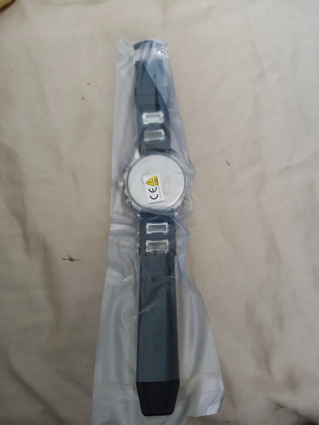 Rclock Watch With Black & Silvery Wrist Band & Black Watch Face - photo 3