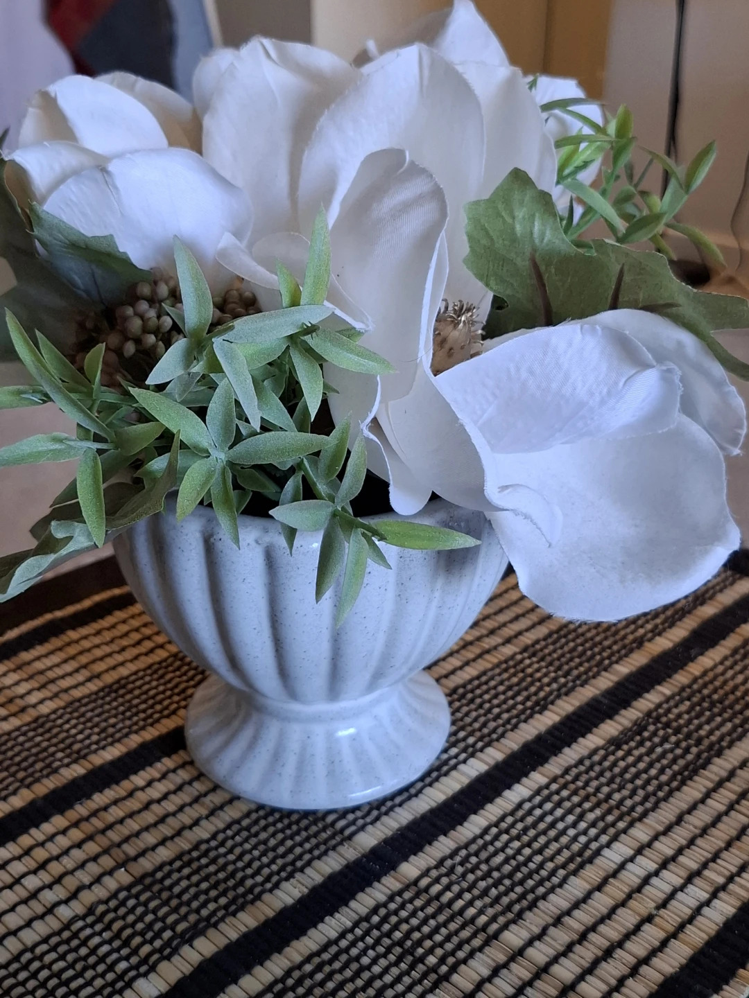 White Magnolia  in Urn Vase - photo 2