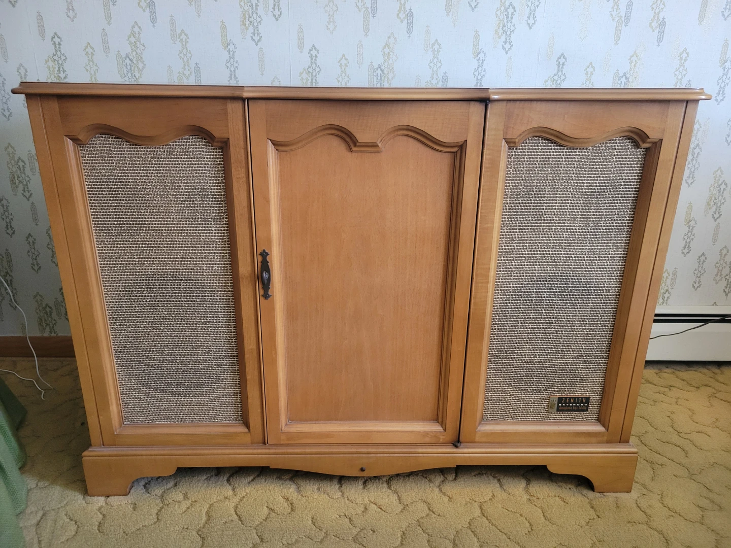 Zenith  High Fidelity Console Record Player & Radio