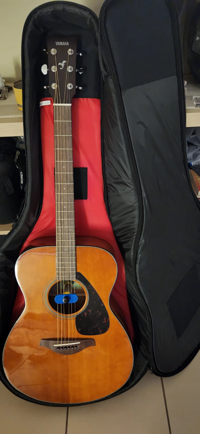 Yamaha FS800 Acoustic Guitar in Gig Bag