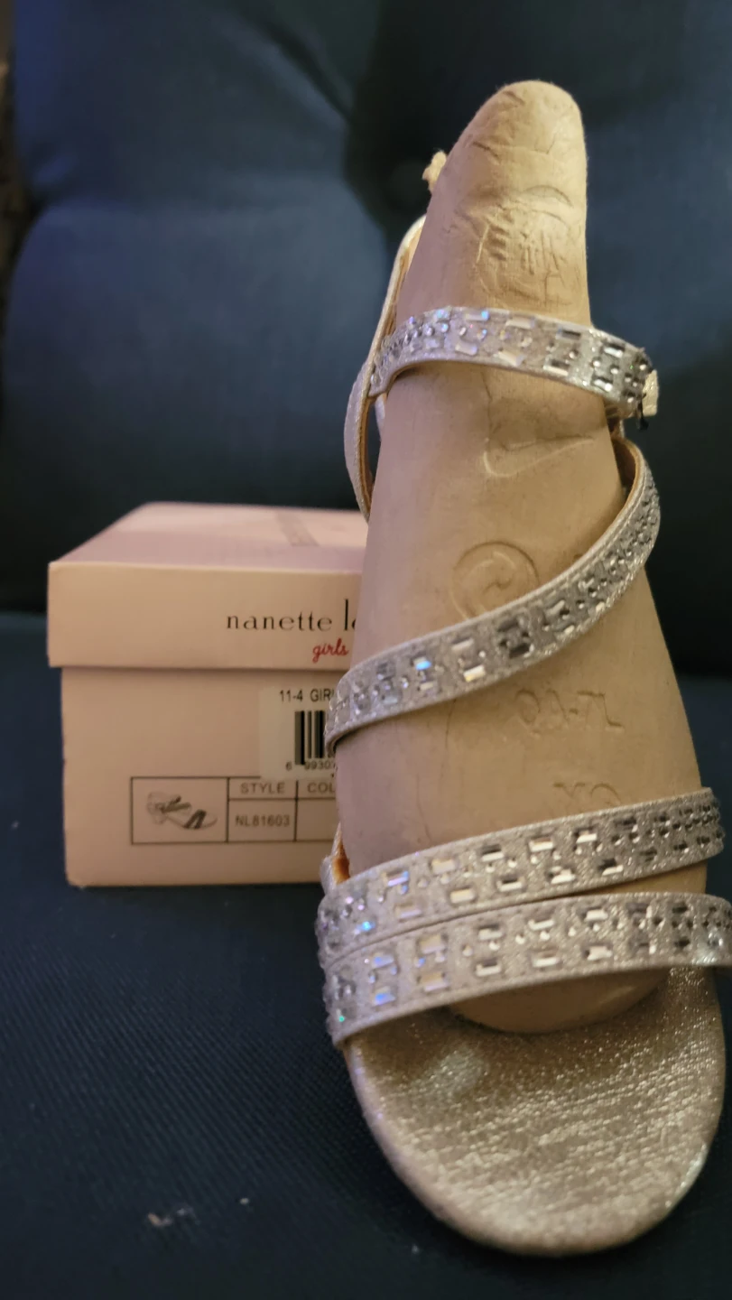 Nanette Lepore Girls Silver Dress Shoes Size 1 - photo 2