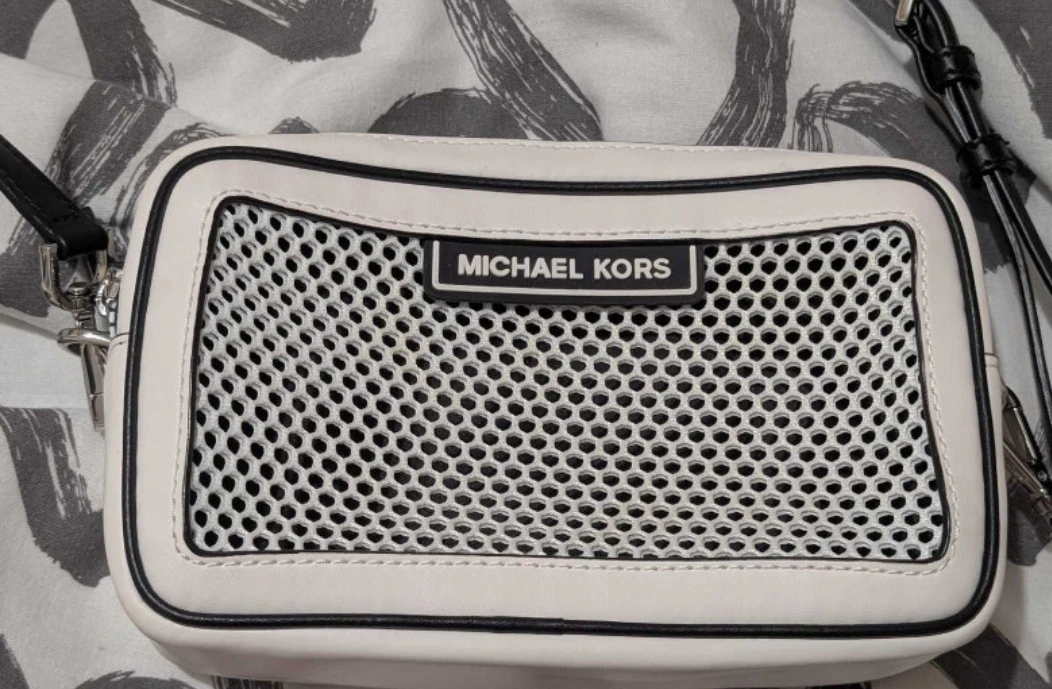 Michael Kors Camera Bag - photo 4