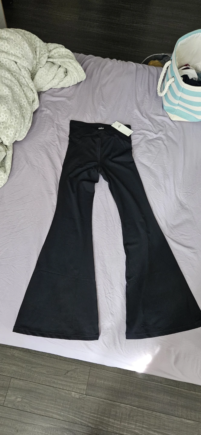 Alo Yoga Black Flare Leggings - photo 3