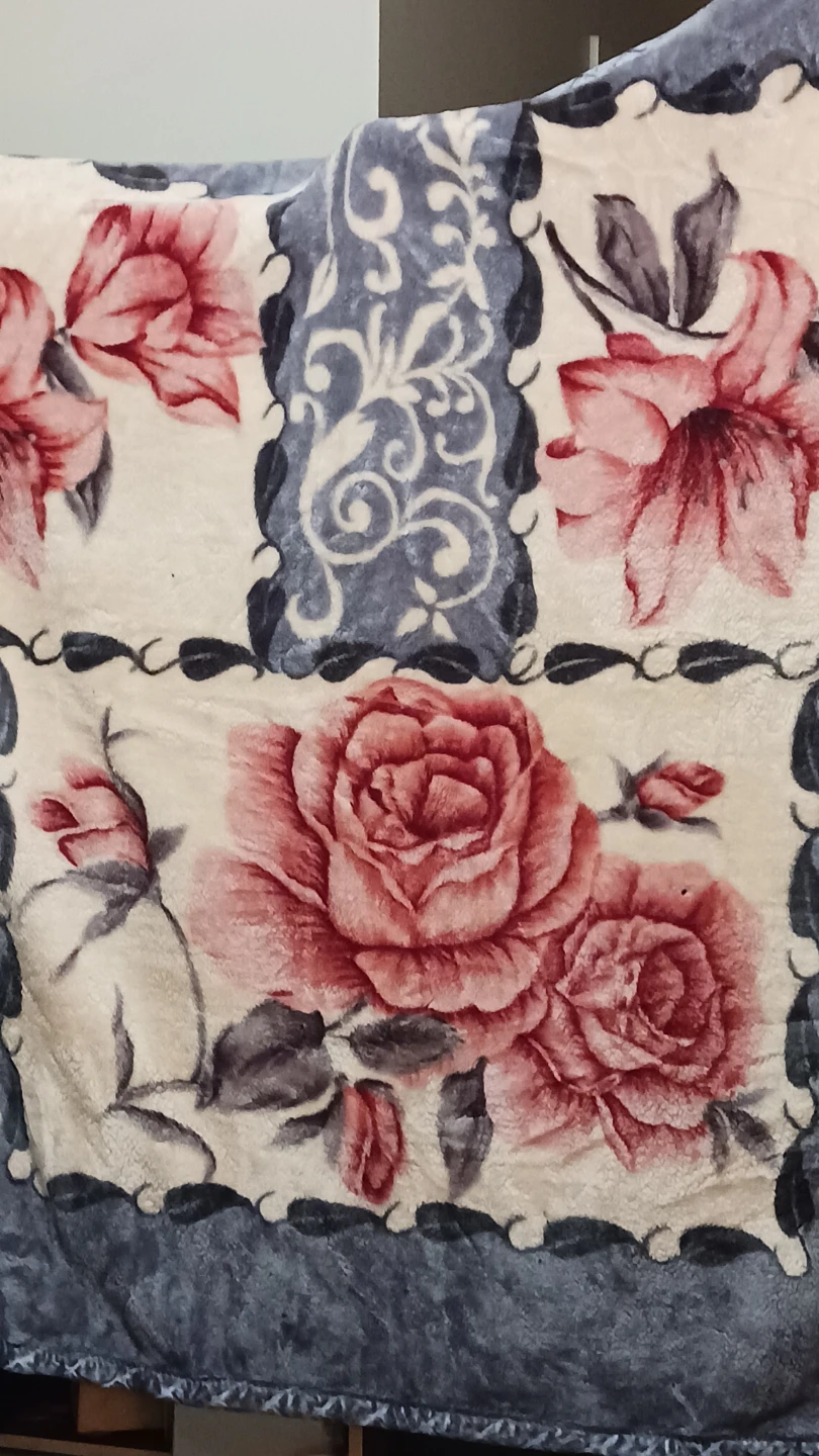 Floral Rose Blanket - photo 2
