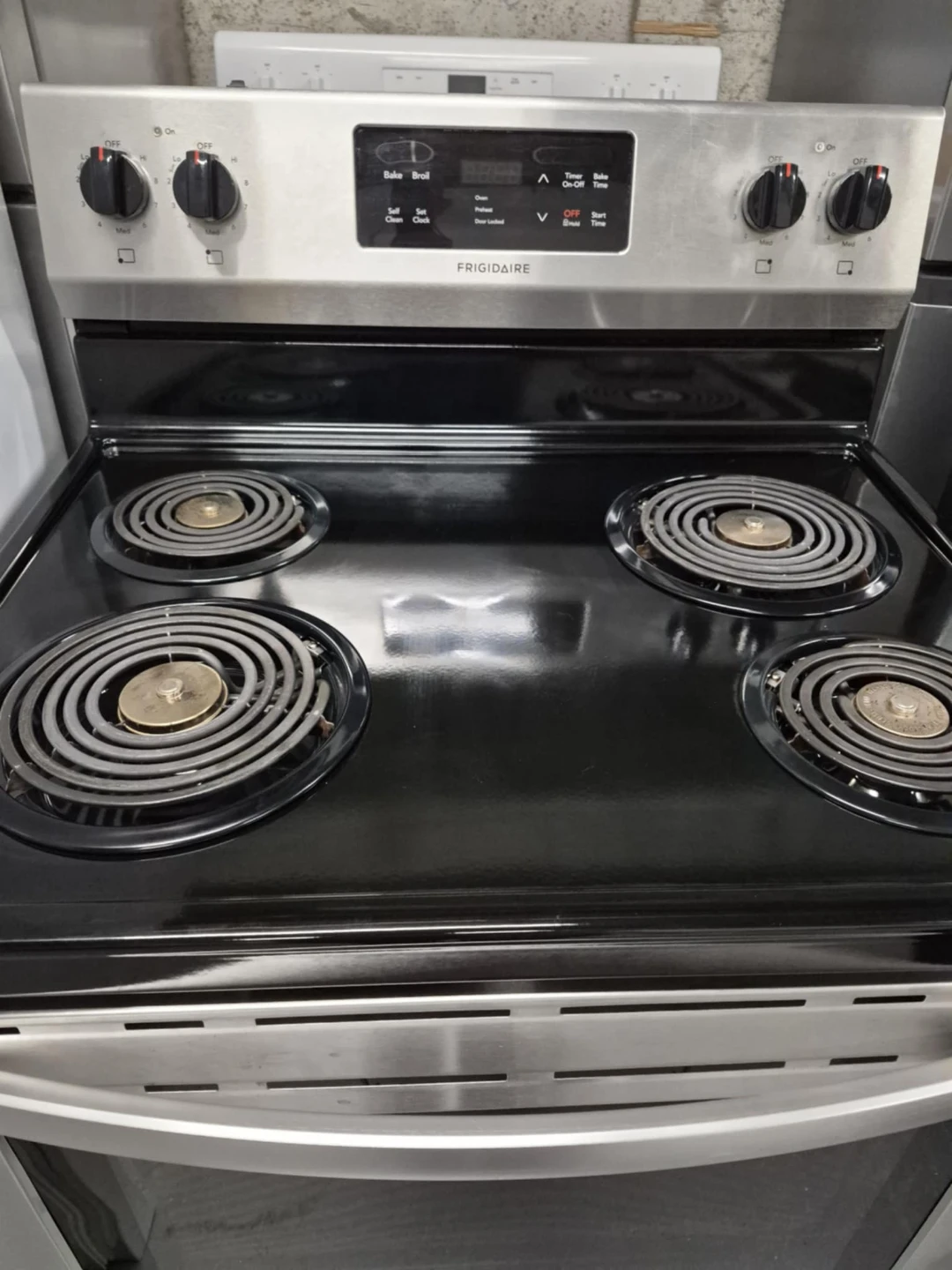 Frigidaire Electric Range with Oven - photo 2