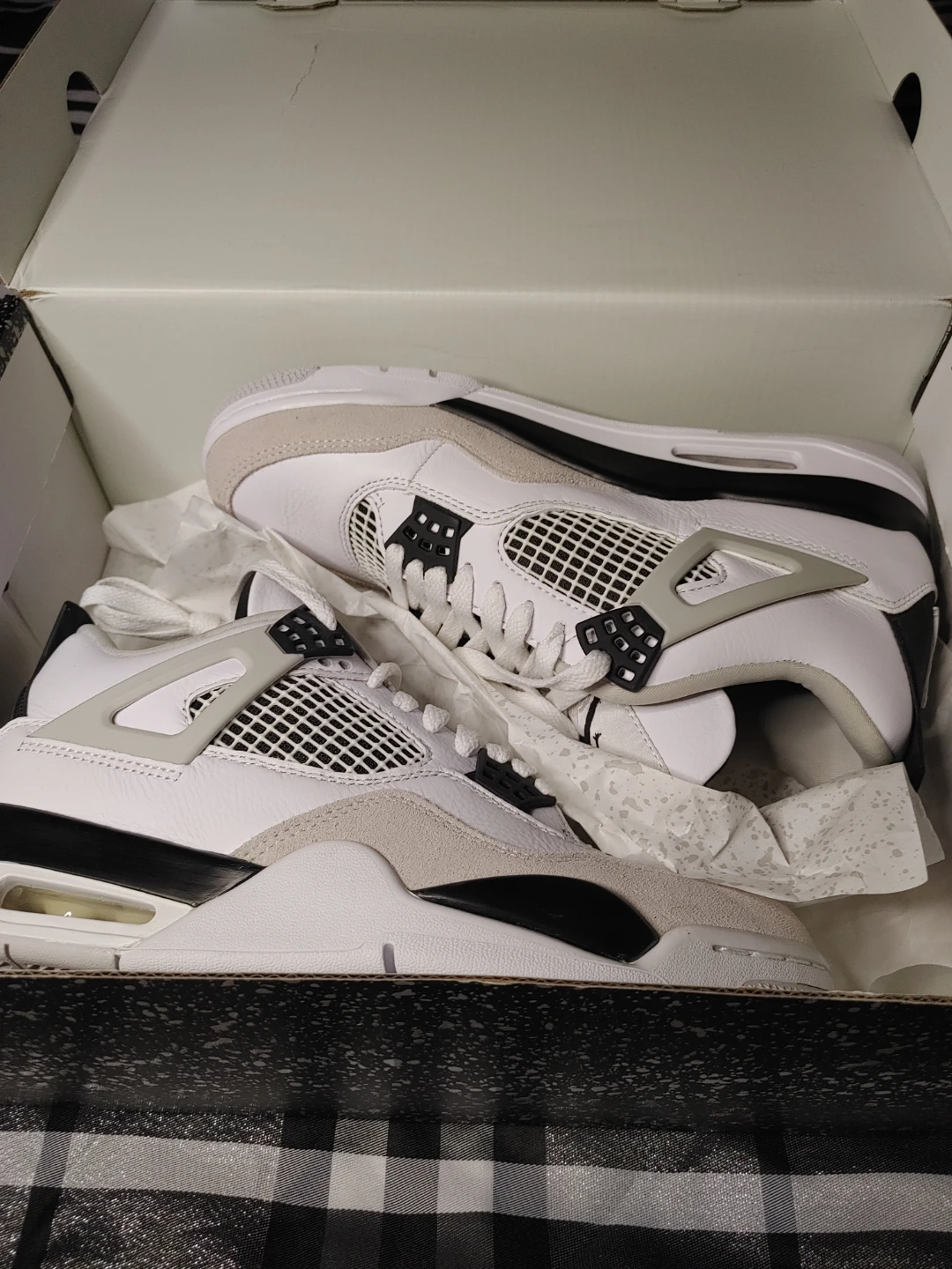 Air Jordan 4 - photo 3