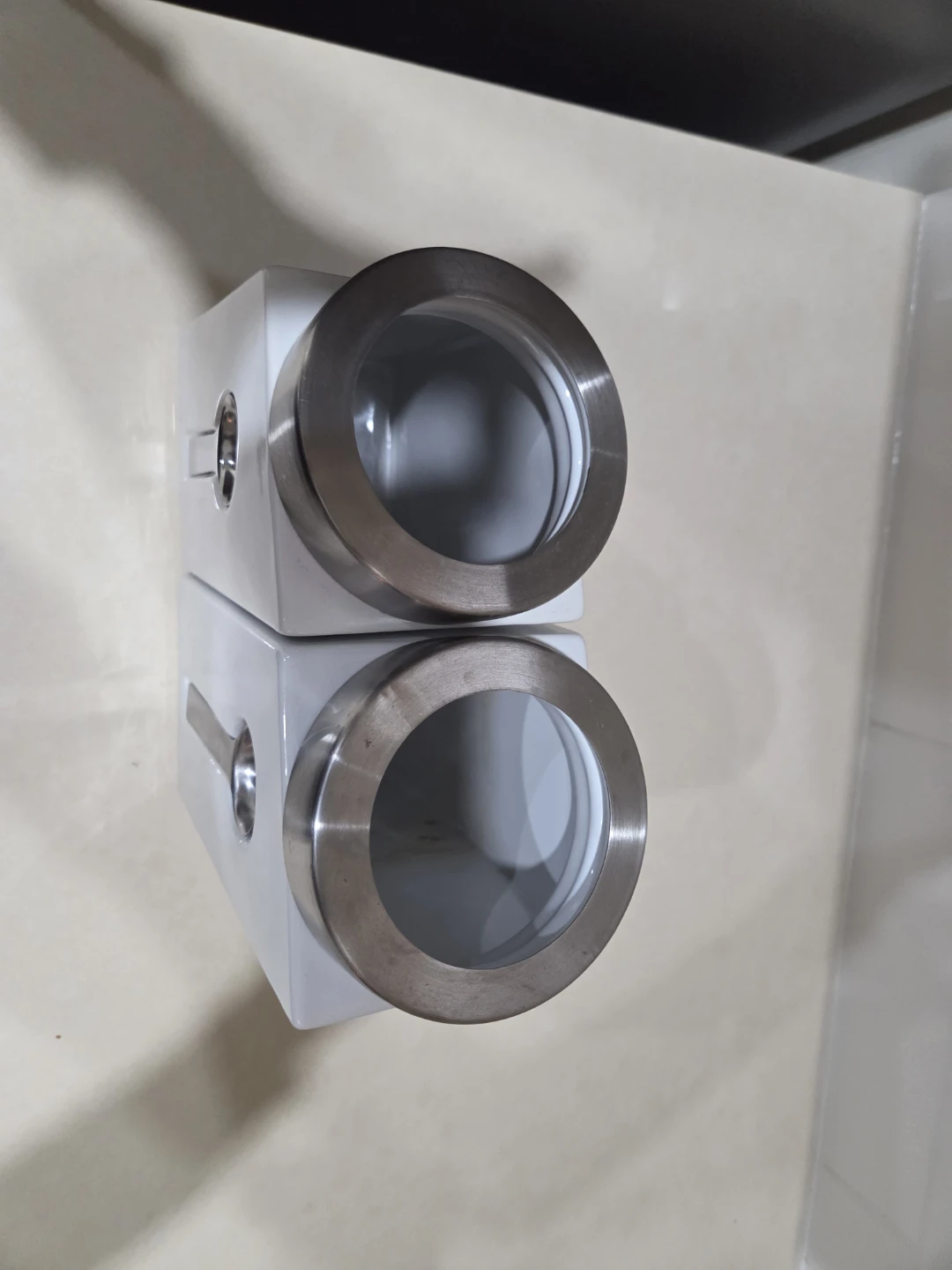 Set of 2 White Canisters with Spoons - photo 3