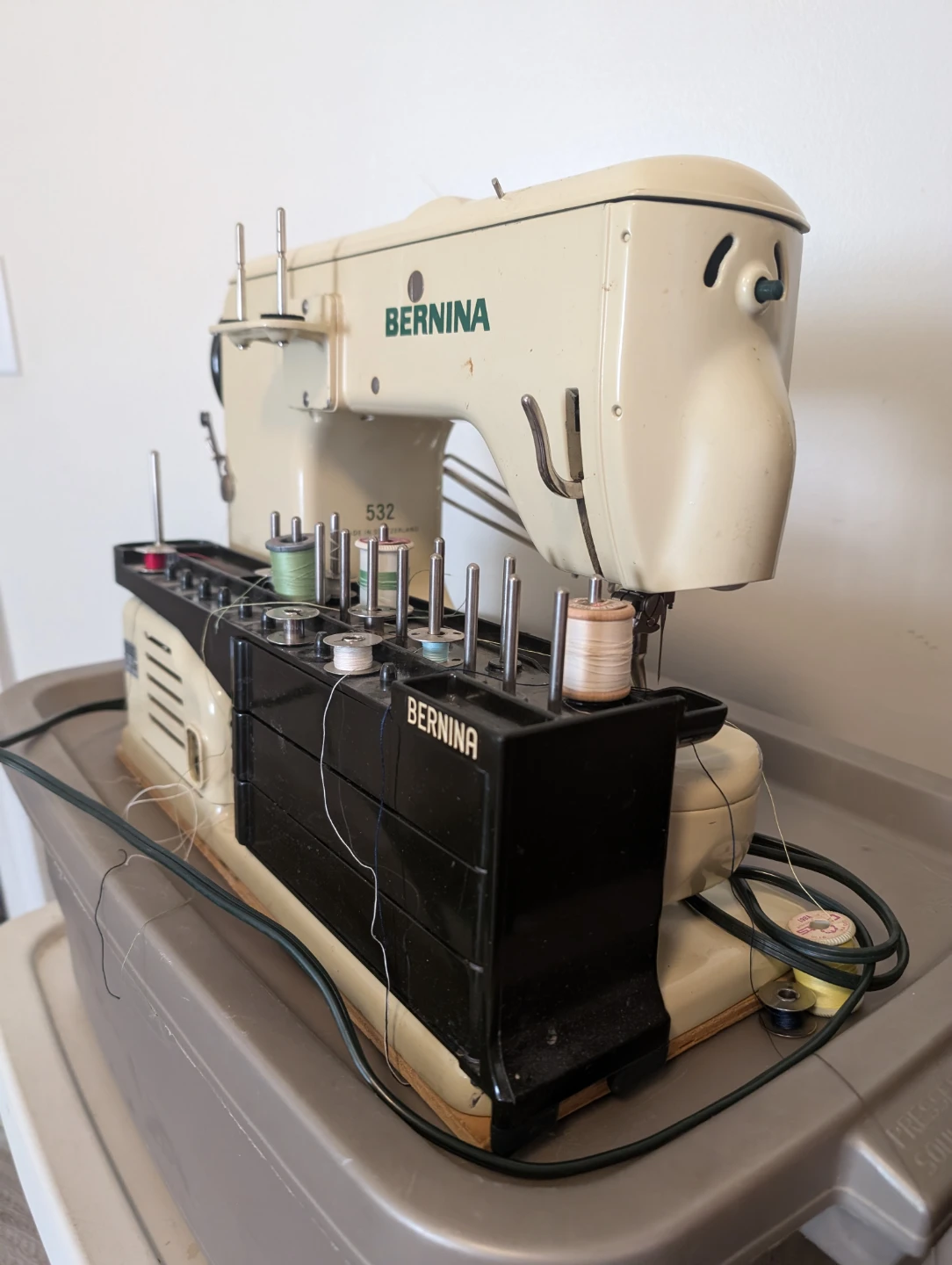 Bernina 532 Sewing Machine - photo 2