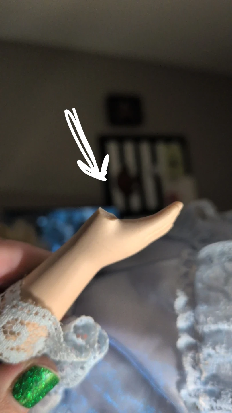 Musical Porcelain Doll - with winding music box - photo 5