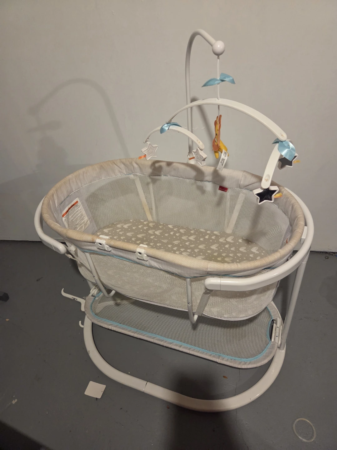 Fisher-Price Soothing Motions Bassinet