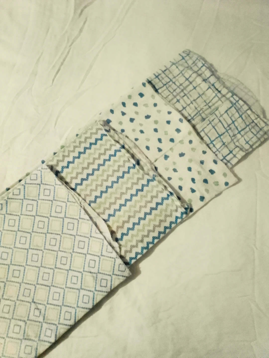 Set of 4 Swaddle Diapers 🥕 Free - photo 3