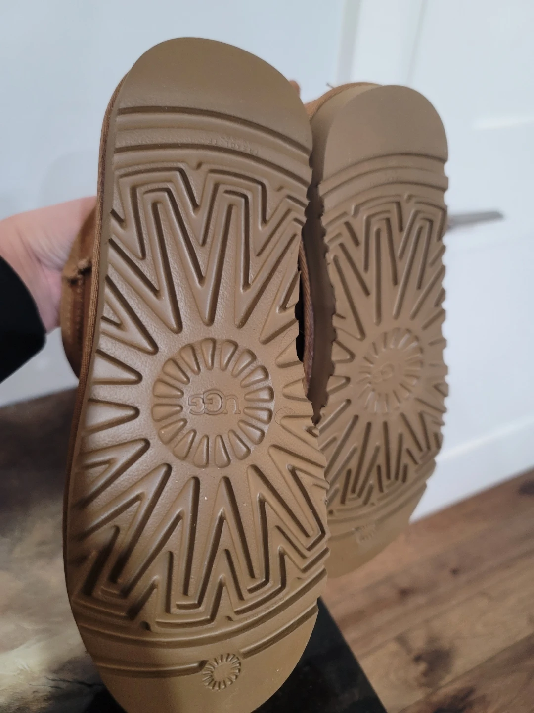 New UGG Mini Boots - Chestnut - photo 3