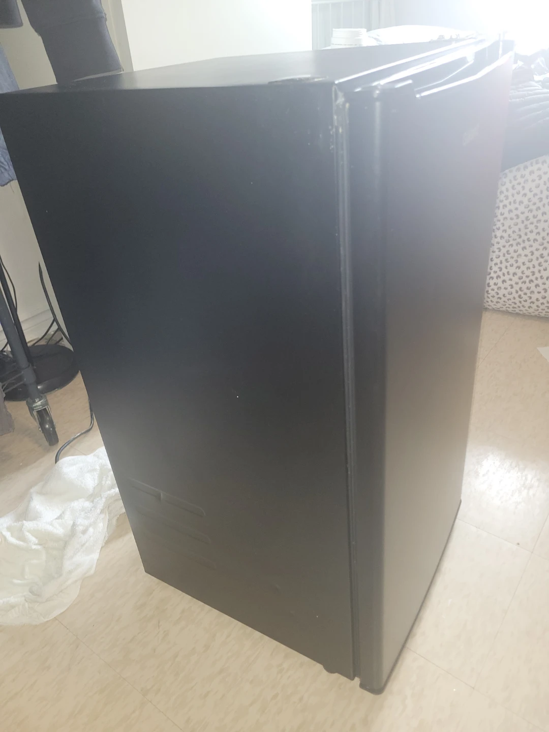 Galanz Mini Fridge - photo 4