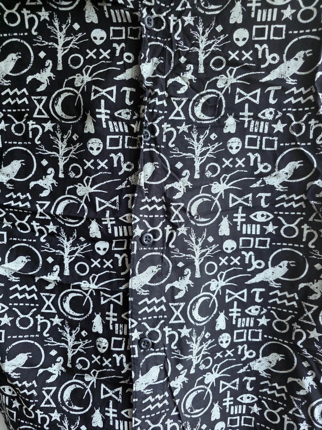 Black and White Graphic Print Short Sleeve - photo 2