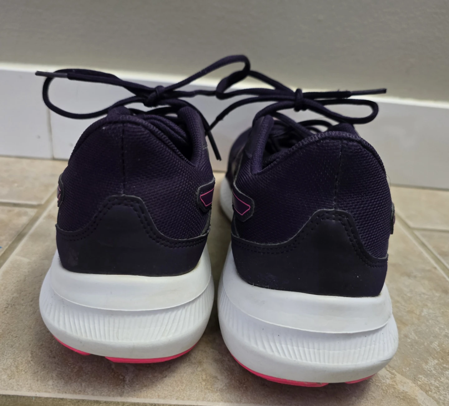 Women's Asics 8.5 - photo 5