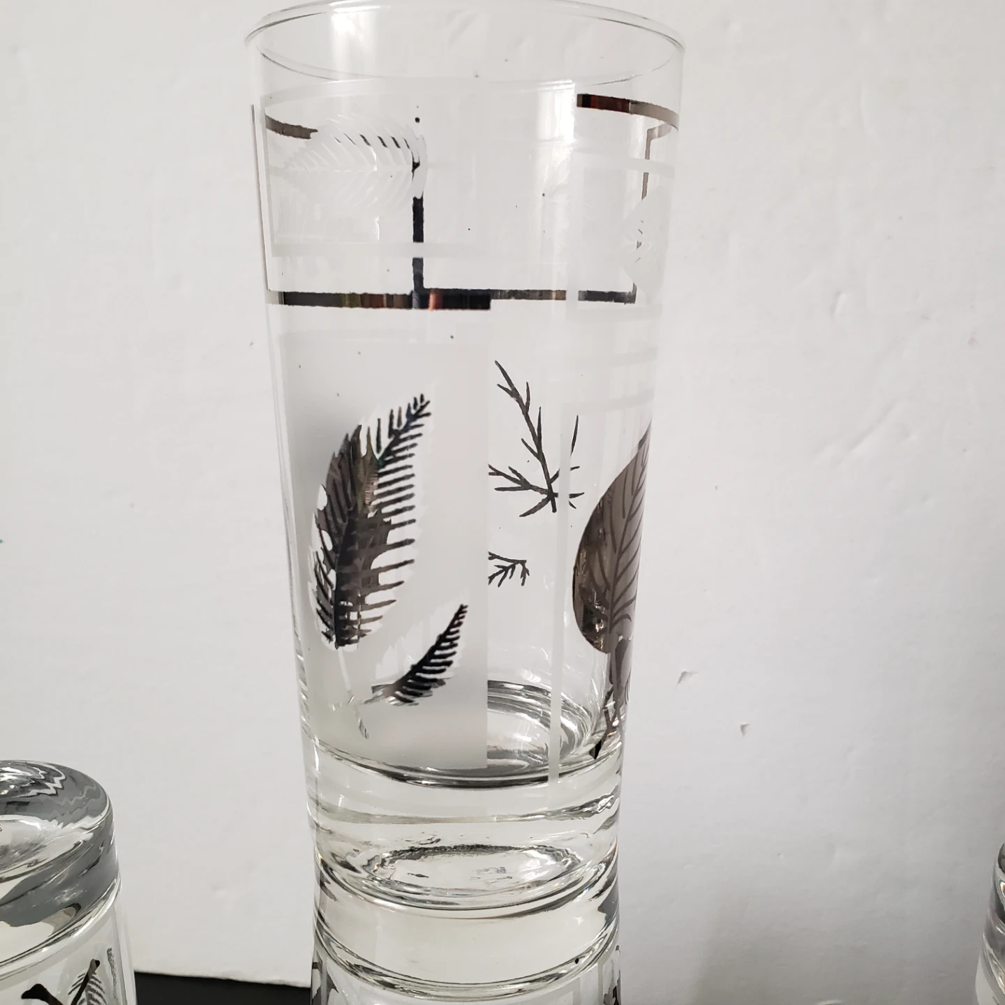 Silver foil leaf design glasses - photo 4