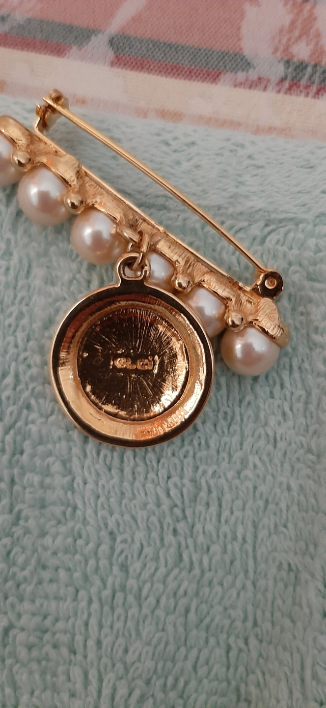 1980's Signed LCI Liz Claiborne Faux Pearl Bar Pin with Charm - photo 4