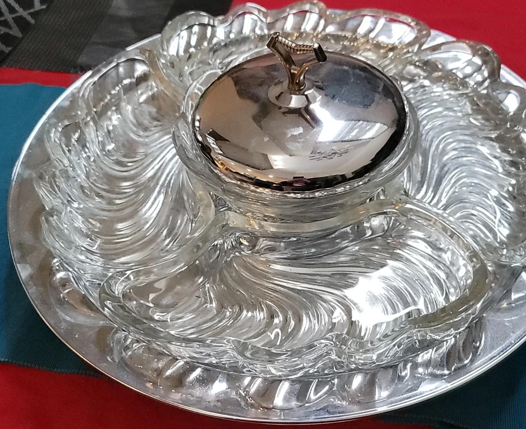 Vintage Crystal lazy Susan serving dish with Lid