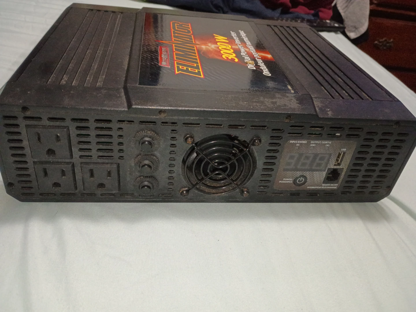 Motor Master Eliminator 3000W Digital Power Inverter - photo 3