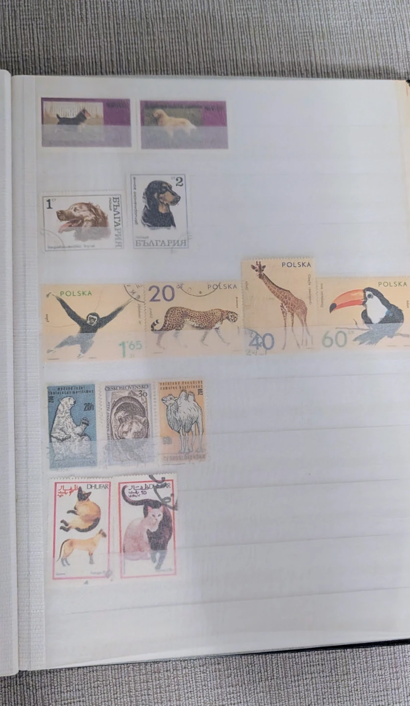 Stamp Collector Album with Assorted Stamp Collection - Animals - photo 4